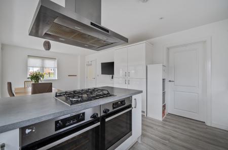 1396433-18-6968cb...