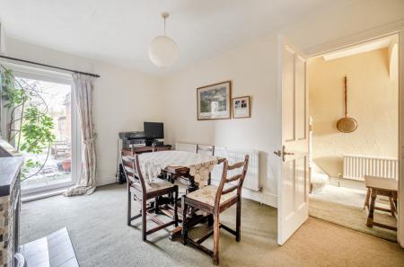 1409107-15-6989bb...