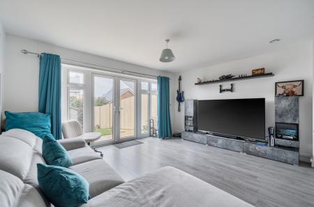 1410113-11-698de2...