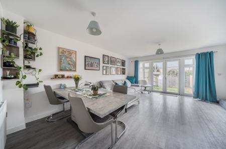 1410113-10-698de2...