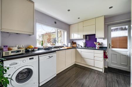 1409101-12-699711...