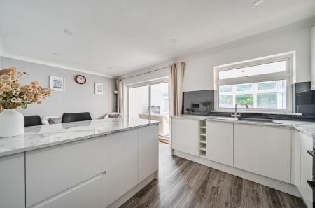 1417073-6-699f1a5...