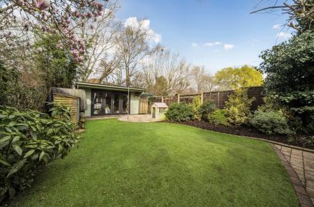 1423700-4-69b15a4...