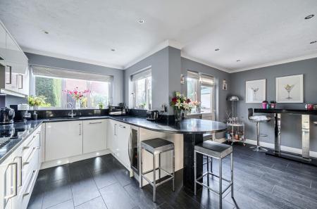 1431565-11-69bd82...