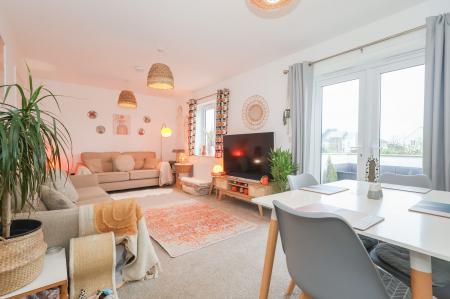 Open Plan Lounge/Diner