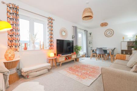 Open Plan Lounge/Diner