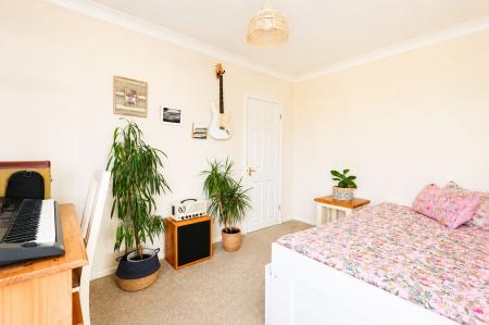 Snug/Dining Area