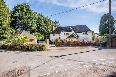 Middle Street, East Budleigh, Budleigh Salterton, EX9