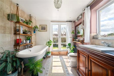 Ensuite