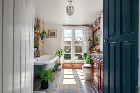 Ensuite