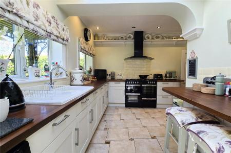 Kitchen/Breakfast