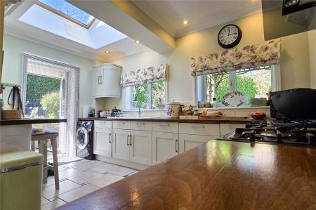 Kitchen/Breakfast
