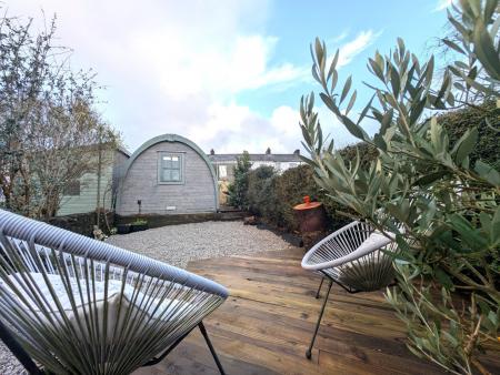 Rear Garden/Pod
