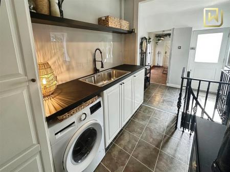 Entrance Hall / Utility Room