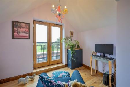 Dressing Area/Study/Reading Area