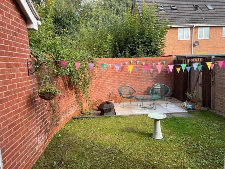 Vendors Summertime Garden Image