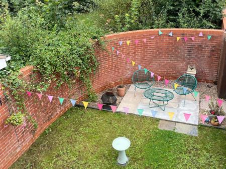 Vendors Summertime Garden Image