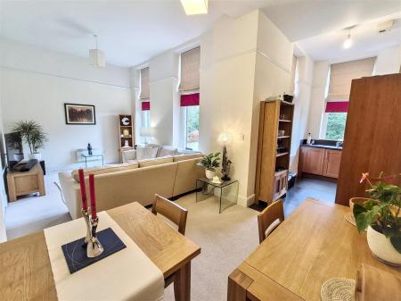 Lounge Dining Area
