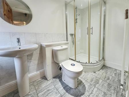 Bathroom (2).JPG