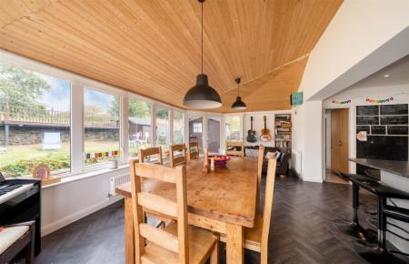 Living Dining Area