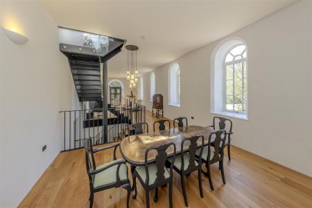 Middle Floor Dining Area