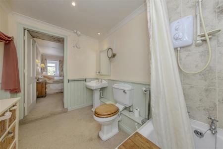 Ensuite Bathroom