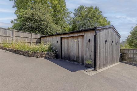 Garage/Gym