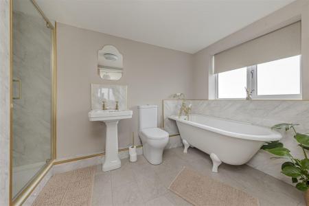En-suite Bathroom