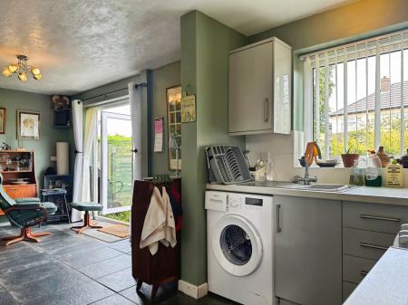 Dining kitchen