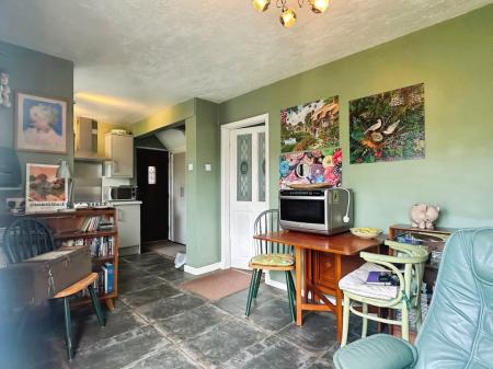 Dining kitchen