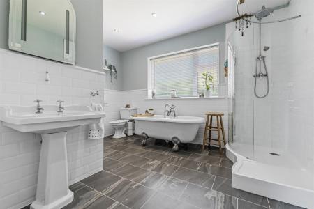 Ensuite
