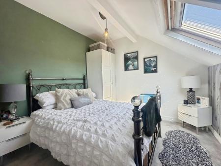 Rear bedroom
