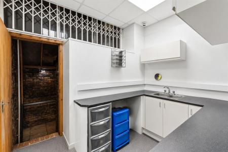 Unit 16a Kitchenette