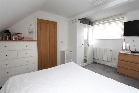BEDROOM.JPG