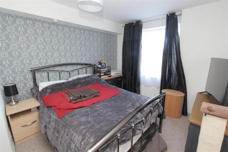 Bed 1.JPG