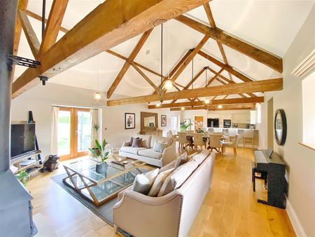 Living area.jpg