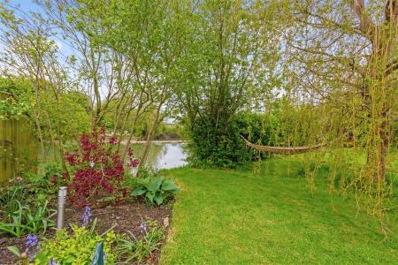 69669_Crofton Cottage, Bath Road - (14).jpg