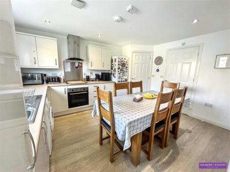 Breakfasting Kitchen