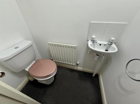 CLOAKROOM/W.C