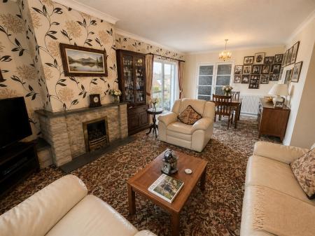 Dining Lounge
