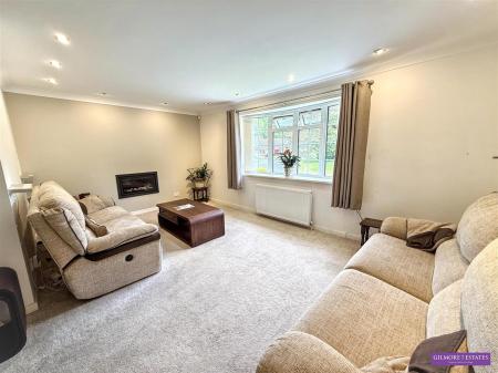 Lounge / Dining Room