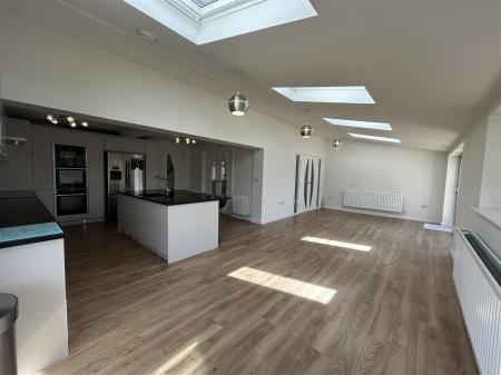KITCHEN/DINING/FAMILY ROOM