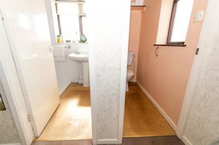 Wc/Shower Room
