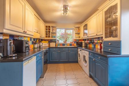 34 Cornwall Crescent (16)