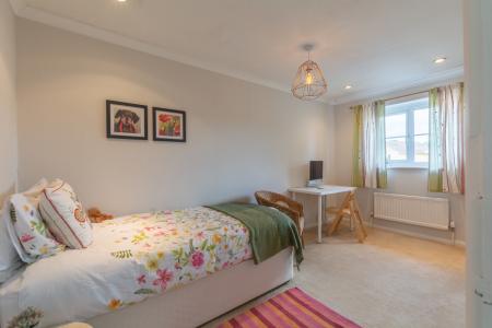 34 Cornwall Crescent (9)