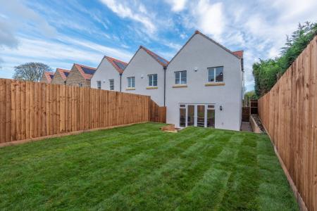 Plot 1, Fleur de List (1)