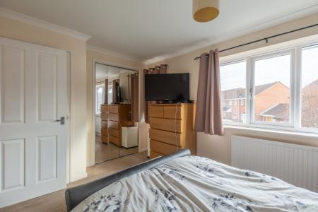 63 Parnall Crescent 2 (2)