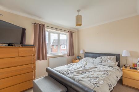 63 Parnall Crescent 2 (1)