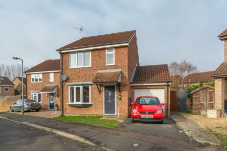 63 Parnall Crescent (1)