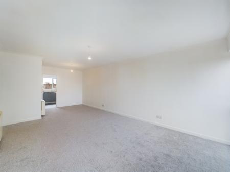 CAM01709G0-PR0008-STILL003